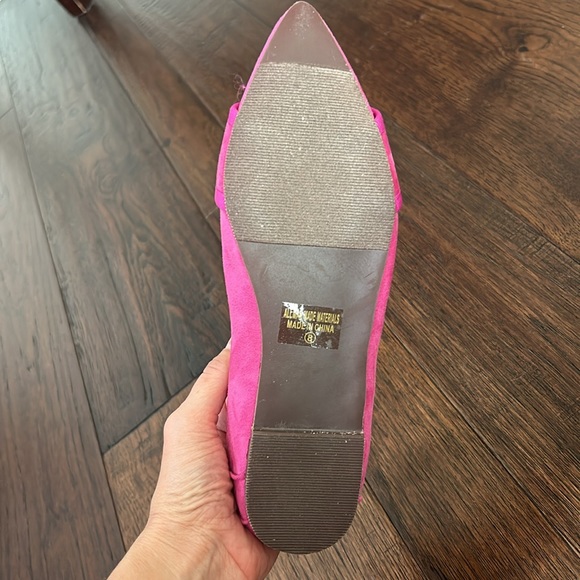 Magenta flats. Headed toe strap. Size 8 but fit like 7 1/2. - Picture 2 of 4